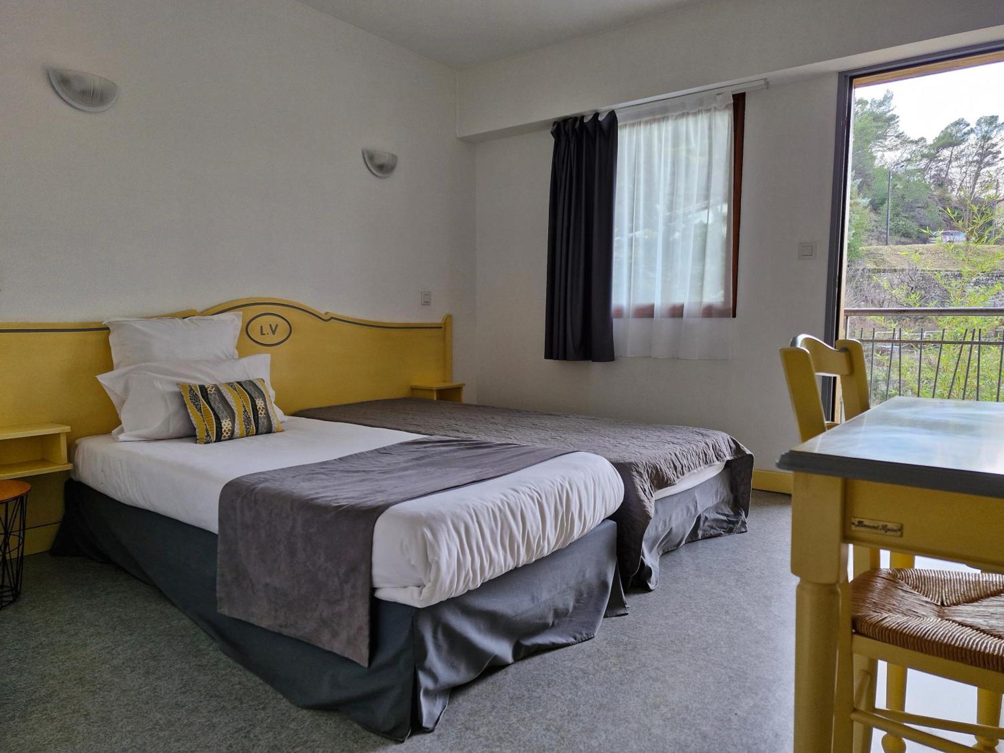 Hotel Le Vanseen Ле Ванс Екстериор снимка
