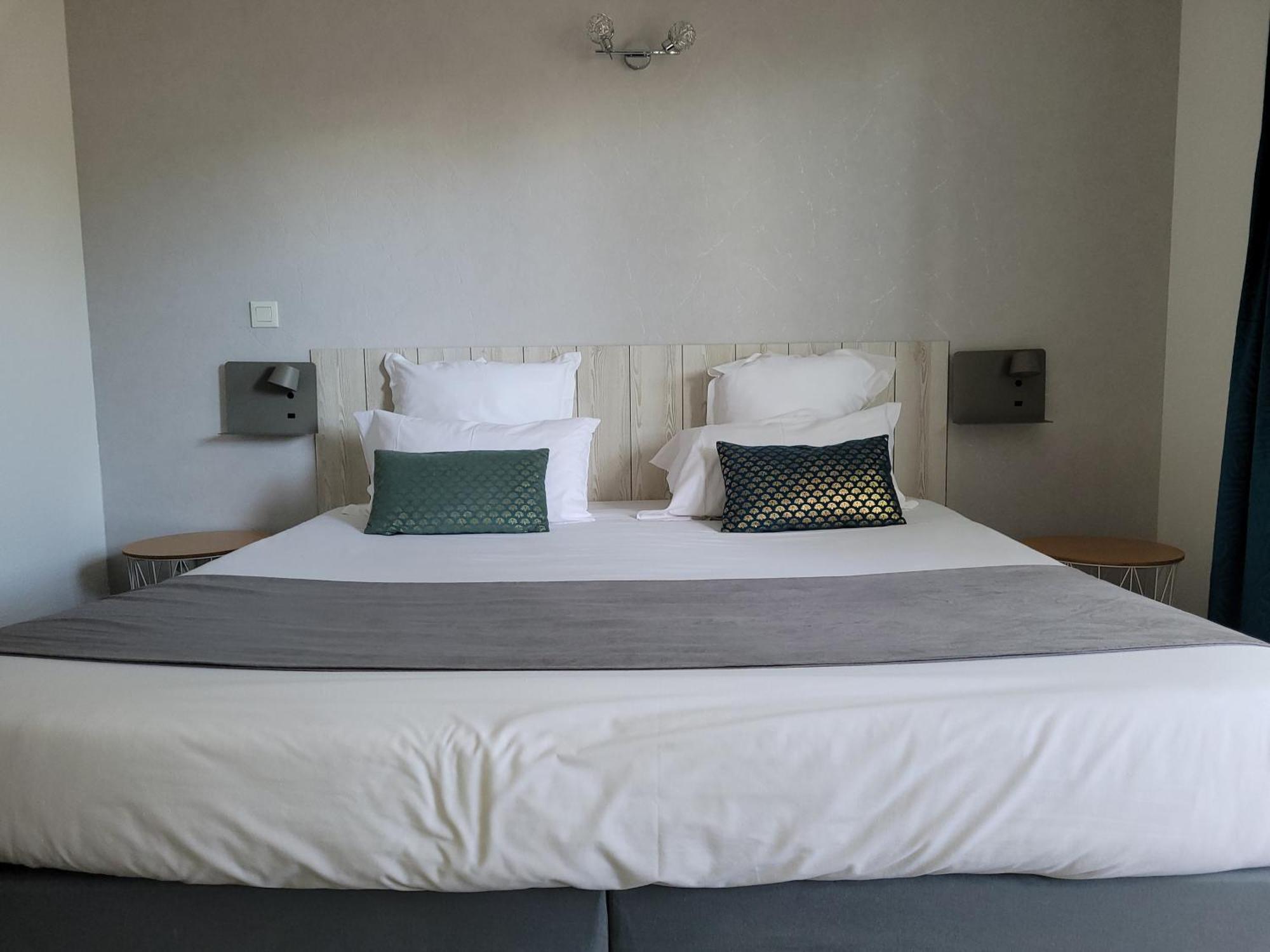 Hotel Le Vanseen Ле Ванс Екстериор снимка