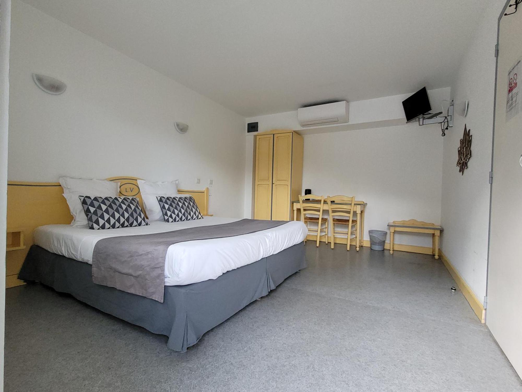 Hotel Le Vanseen Ле Ванс Екстериор снимка