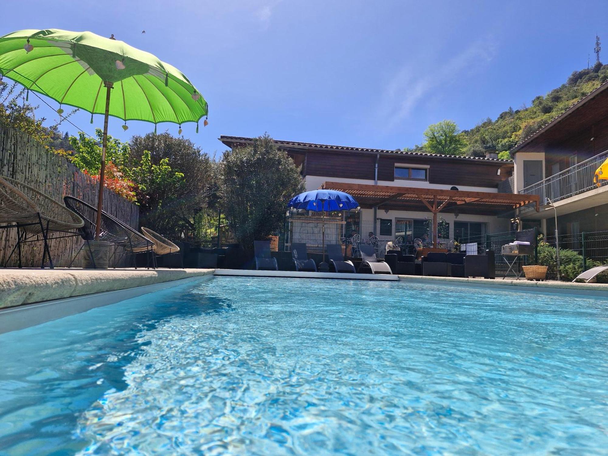 Hotel Le Vanseen Ле Ванс Екстериор снимка