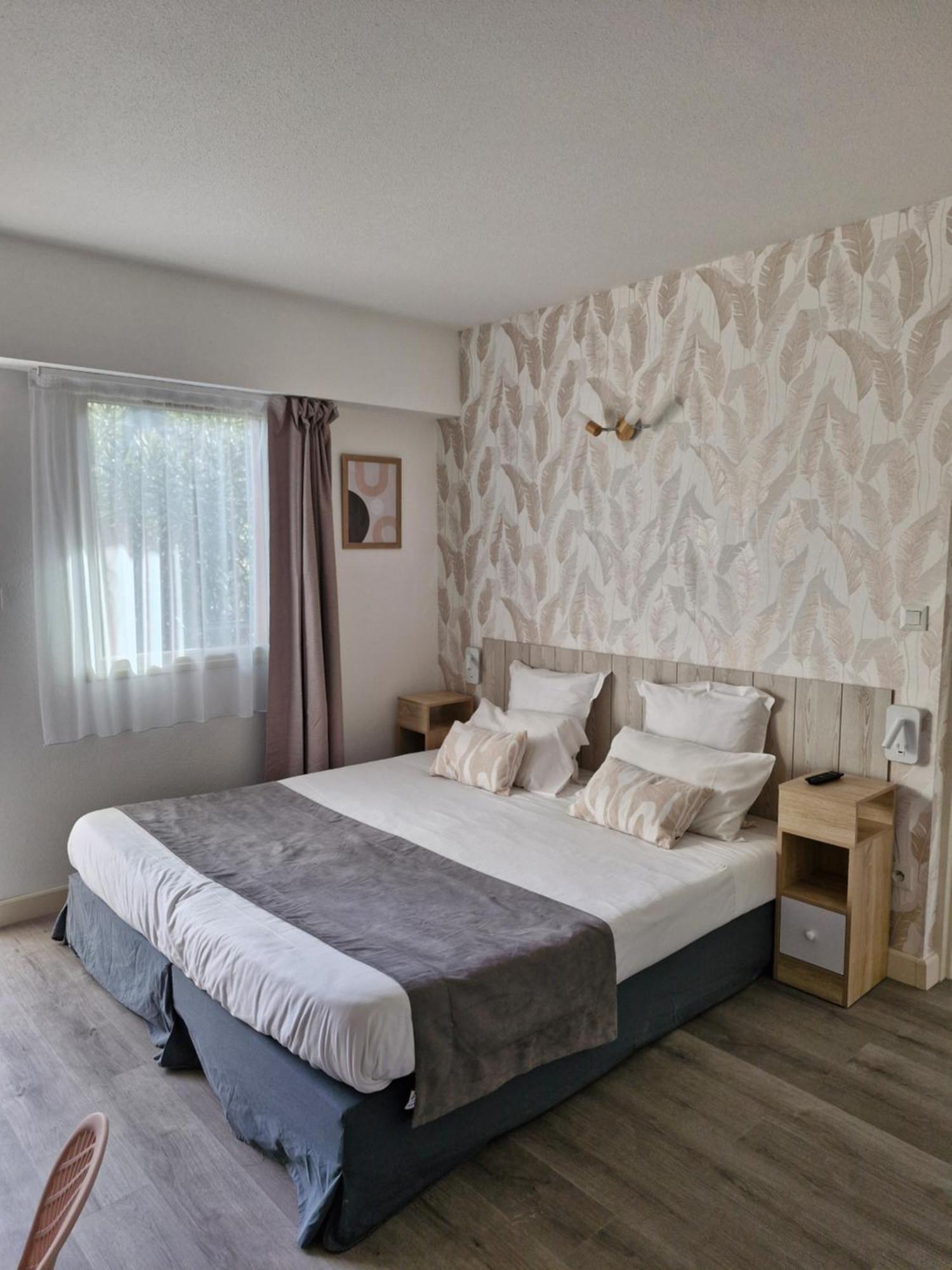Hotel Le Vanseen Ле Ванс Екстериор снимка