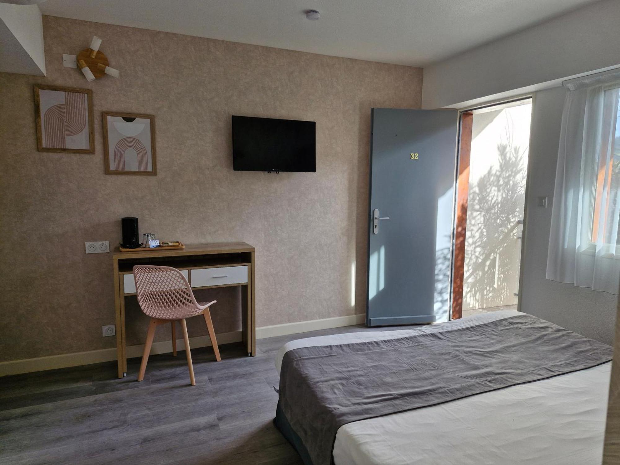 Hotel Le Vanseen Ле Ванс Екстериор снимка